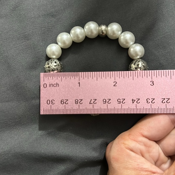 Bundle of bangle bracelets - Picture 8 of 9